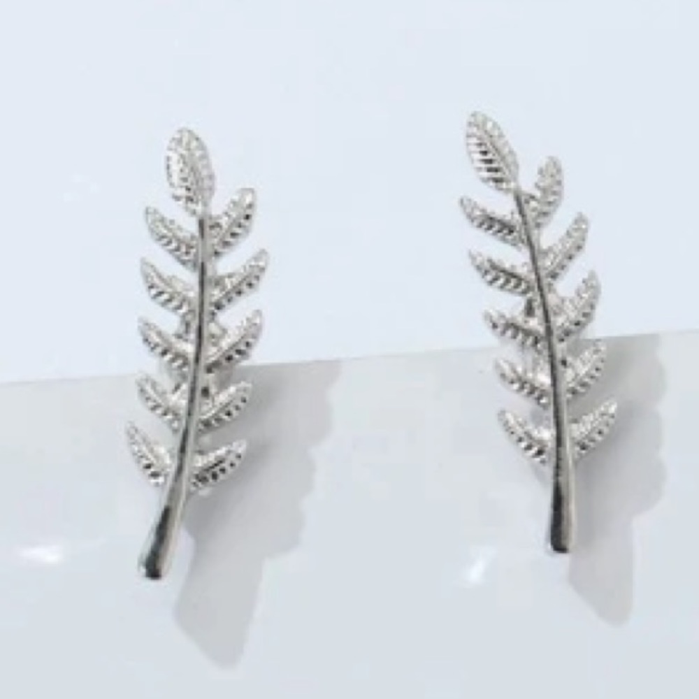 SILVERY CLIMBERS!💙💎💲FIRM🛍➕BUNDLE➕🛍4 DISCOUNT! - Picture 4 of 8